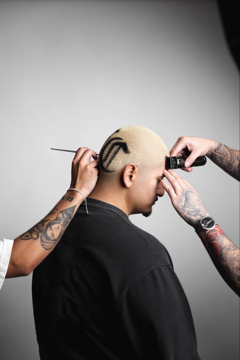 Coloração e platinado feito na The Boss Barbearia